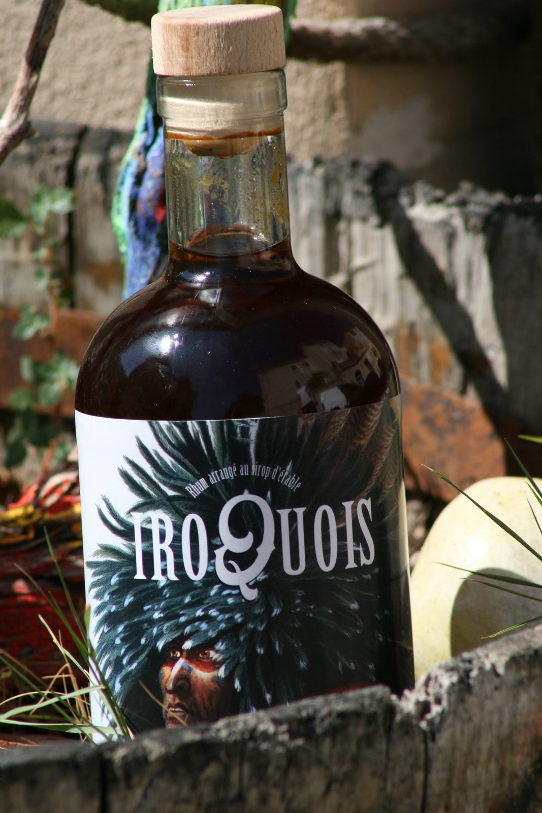 Bouteille de rhum arrang&eacute; Iroquois au sirop d'&eacute;rable